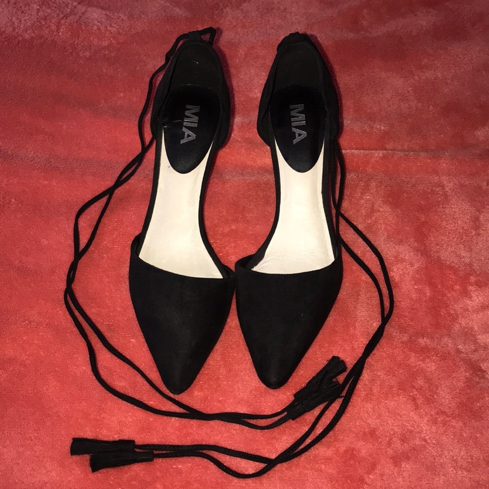 Black fake suede heels! Gladiator-like style 7.5